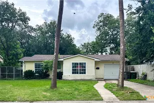 2503 E Mistletoe Ave, Victoria, TX 77901 - Photo 1