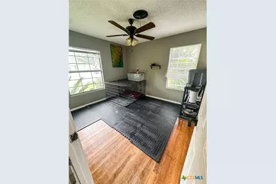 2503 E Mistletoe Avenue, Victoria, TX 77901 - Photo 8