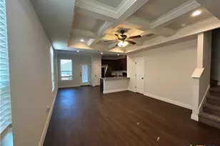 320 Untermaier St, New Braunfels, TX 78130 - Photo 2