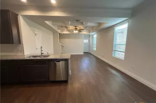 320 Untermaier St, New Braunfels, TX 78130 - Photo 8