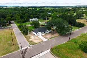 1601 Mill St, Gatesville, TX 76528 - Photo 2
