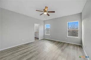 608 Mustang Cir, Nixon, TX 78140 - Photo 8