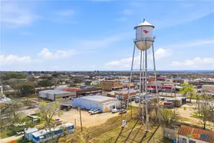 608 Mustang Cir, Nixon, TX 78140 - Photo 22