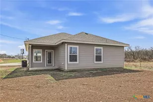 608 Mustang Cir, Nixon, TX 78140 - Photo 16