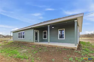 604 Mustang Cir, Nixon, TX 78140 - Photo 14