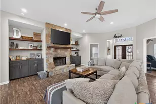 494 Flash Cir, Luling, TX 78648 - Photo 8