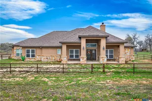494 Flash Cir, Luling, TX 78648 - Photo 4