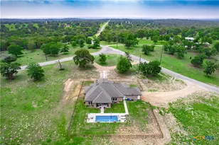 494 Flash Cir, Luling, TX 78648 - Photo 40