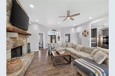 494 Flash Circle, Luling, TX 78648 - Photo 8