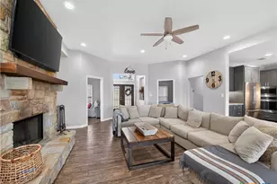 494 Flash Cir, Luling, TX 78648 - Photo 8