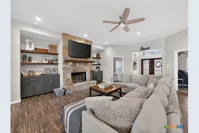 494 Flash Circle, Luling, TX 78648 - Photo 6