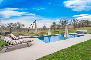 494 Flash Cir, Luling, TX 78648 - Photo 34