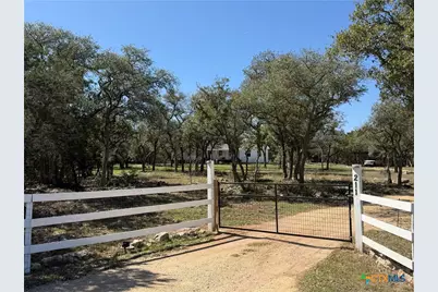 211 Creekwood Court, Spring Branch, TX 78070 - Photo 2