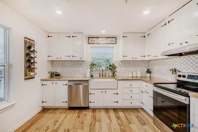 211 Creekwood Court, Spring Branch, TX 78070 - Photo 8