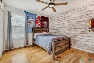 211 Creekwood Ct, Spring Branch, TX 78070 - Photo 16