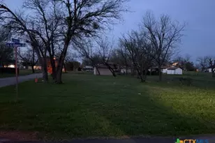 1004 E Downs Ave, Temple, TX 76501 - Photo 1