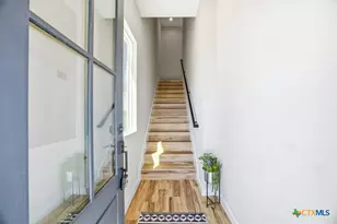 1208 N Academy Ave, New Braunfels, TX 78130 - Photo 4