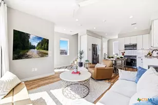 1208 N Academy Ave, New Braunfels, TX 78130 - Photo 2