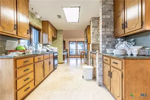 3 Bayshore Dr, Port Lavaca, TX 77979 - Photo 8