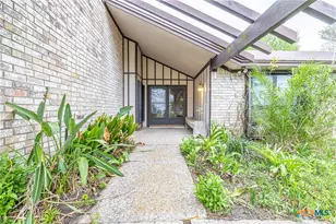 3 Bayshore Dr, Port Lavaca, TX 77979 - Photo 2