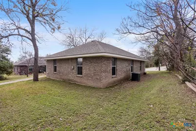 1020 N Beal Street, Belton, TX 76513 - Photo 24