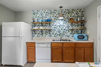 1020 N Beal Street, Belton, TX 76513 - Photo 10