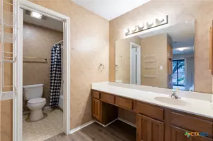 1202 Thorpe Ln, San Marcos, TX 78666 - Photo 6