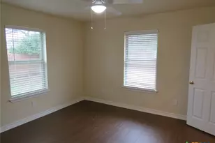 1609 N 10th St, Killeen, TX 76541 - Photo 8