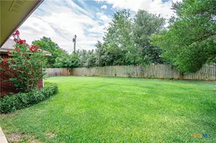 524 Neches St, Belton, TX 76513 - Photo 2