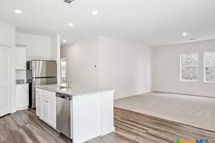 152 Mullen, Taylor, TX 76574 - Photo 8