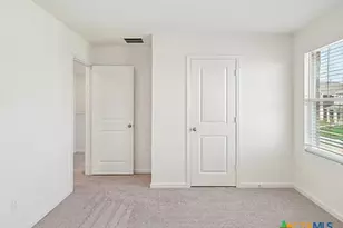 152 Mullen, Taylor, TX 76574 - Photo 16