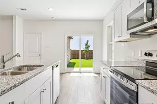 152 Mullen, Taylor, TX 76574 - Photo 6