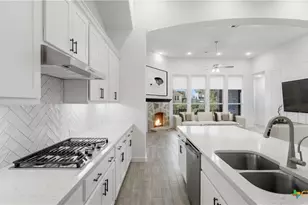 1323 Academy Oaks Dr, San Marcos, TX 78666 - Photo 14