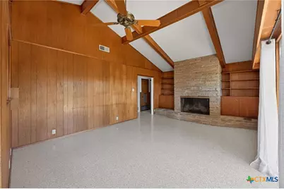 514 Hospital Boulevard, Floresville, TX 78114 - Photo 10