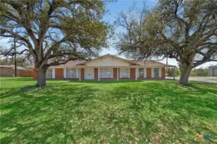 514 Hospital Blvd, Floresville, TX 78114 - Photo 2