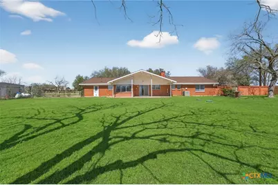 514 Hospital Boulevard, Floresville, TX 78114 - Photo 38