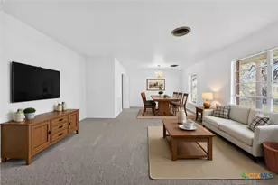 514 Hospital Blvd, Floresville, TX 78114 - Photo 4