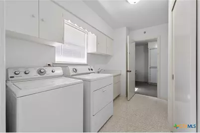 514 Hospital Boulevard, Floresville, TX 78114 - Photo 28