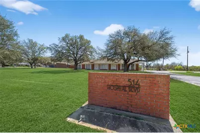 514 Hospital Boulevard, Floresville, TX 78114 - Photo 4