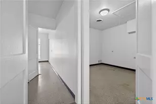 514 Hospital Blvd, Floresville, TX 78114 - Photo 30