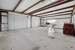 514 Hospital Blvd, Floresville, TX 78114 - Photo 40