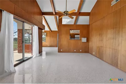514 Hospital Boulevard, Floresville, TX 78114 - Photo 12