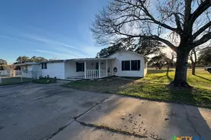 351 Stone Oak Dr, Inez, TX 77968 - Photo 2