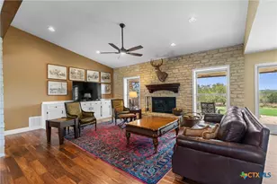 404 Skyline Rd, Georgetown, TX 78628 - Photo 2