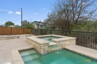 404 Skyline Rd, Georgetown, TX 78628 - Photo 32