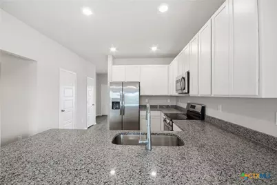 292 Legacy Circle, New Braunfels, TX 78130 - Photo 14