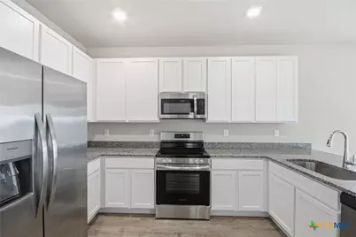 292 Legacy Circle, New Braunfels, TX 78130 - Photo 10