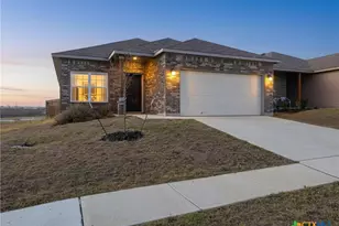 292 Legacy Cir, New Braunfels, TX 78130 - Photo 2