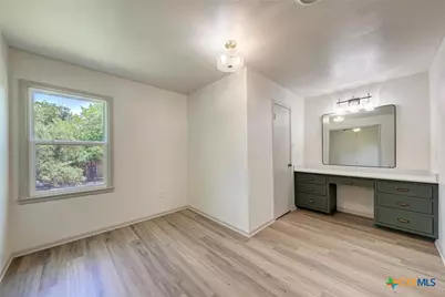 502 W Avenue A, Lampasas, TX 76550 - Photo 22
