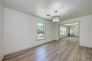 502 W Ave A, Lampasas, TX 76550 - Photo 12